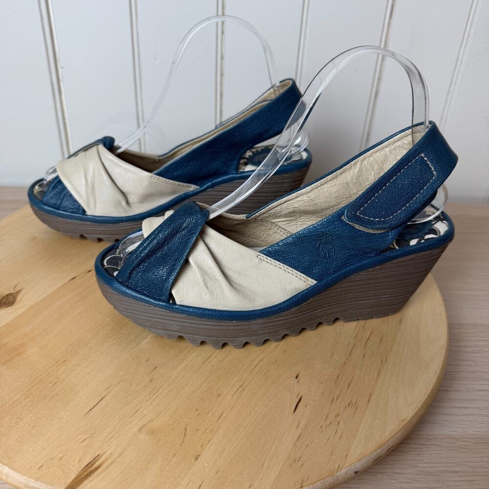 FLY LONDON EU 37 US 6-6.5 Yakin Yata Leather Blue Cream Sandals - Picture 6 of 15
